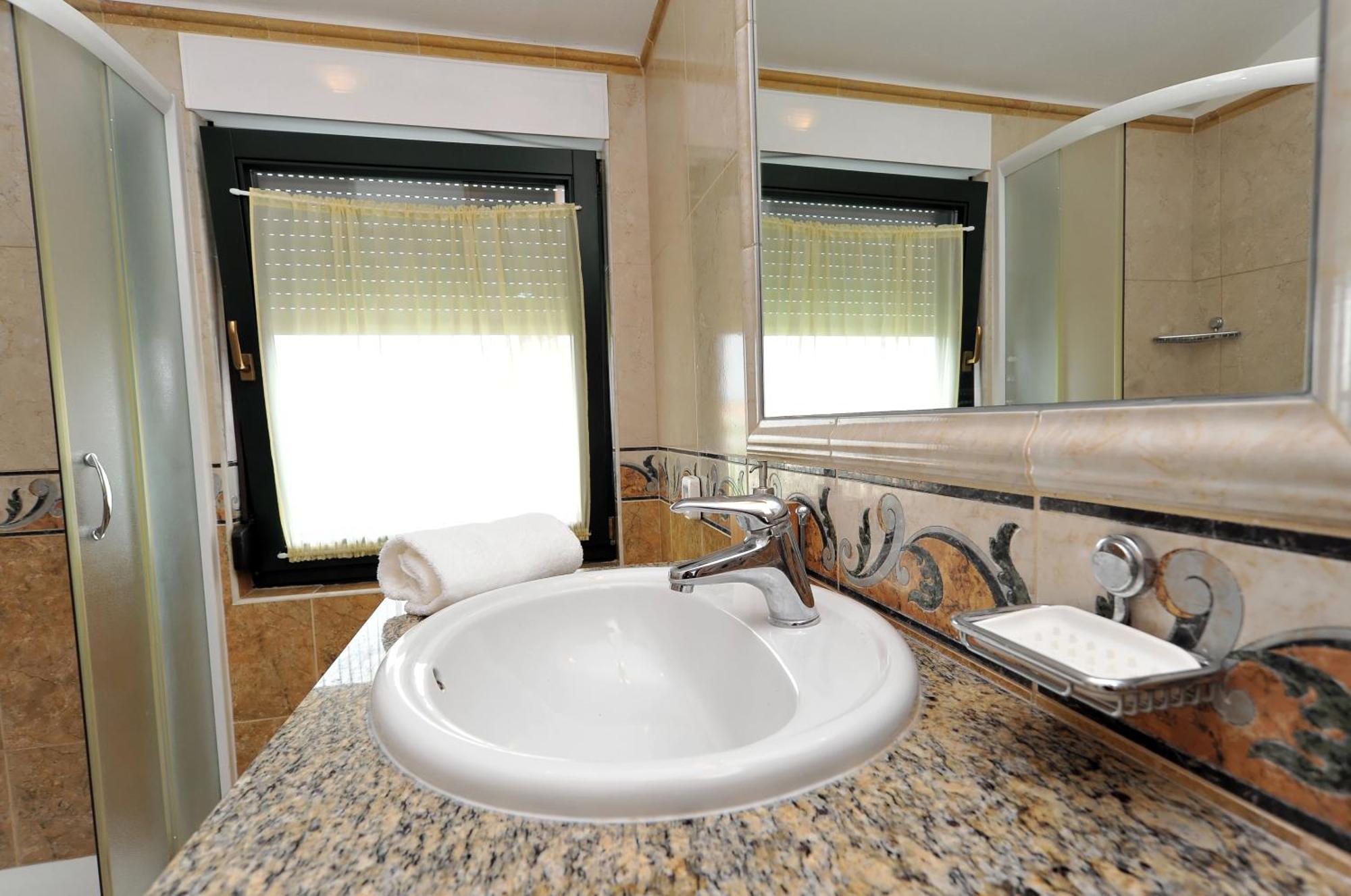 Apartments Villa Eden Преко Экстерьер фото