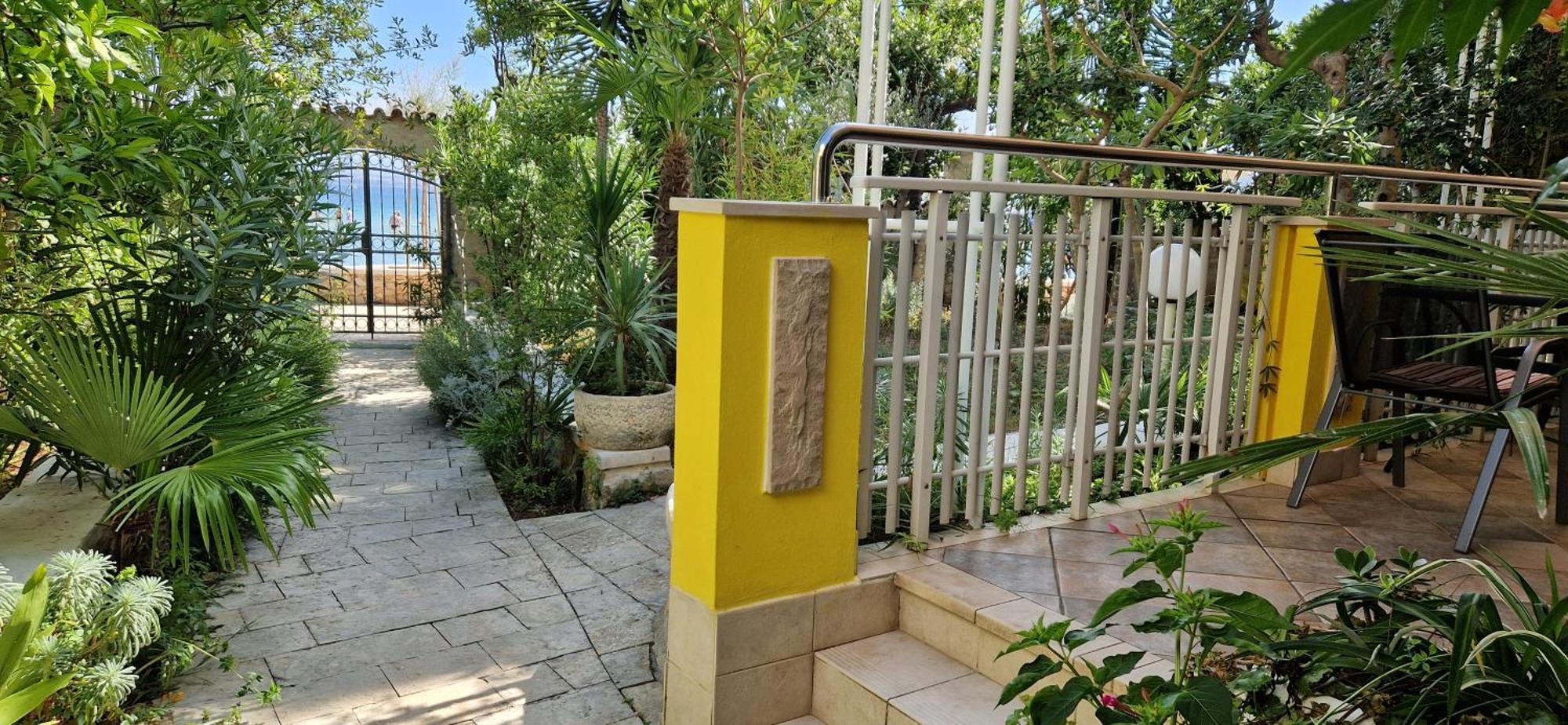 Apartments Villa Eden Преко Экстерьер фото